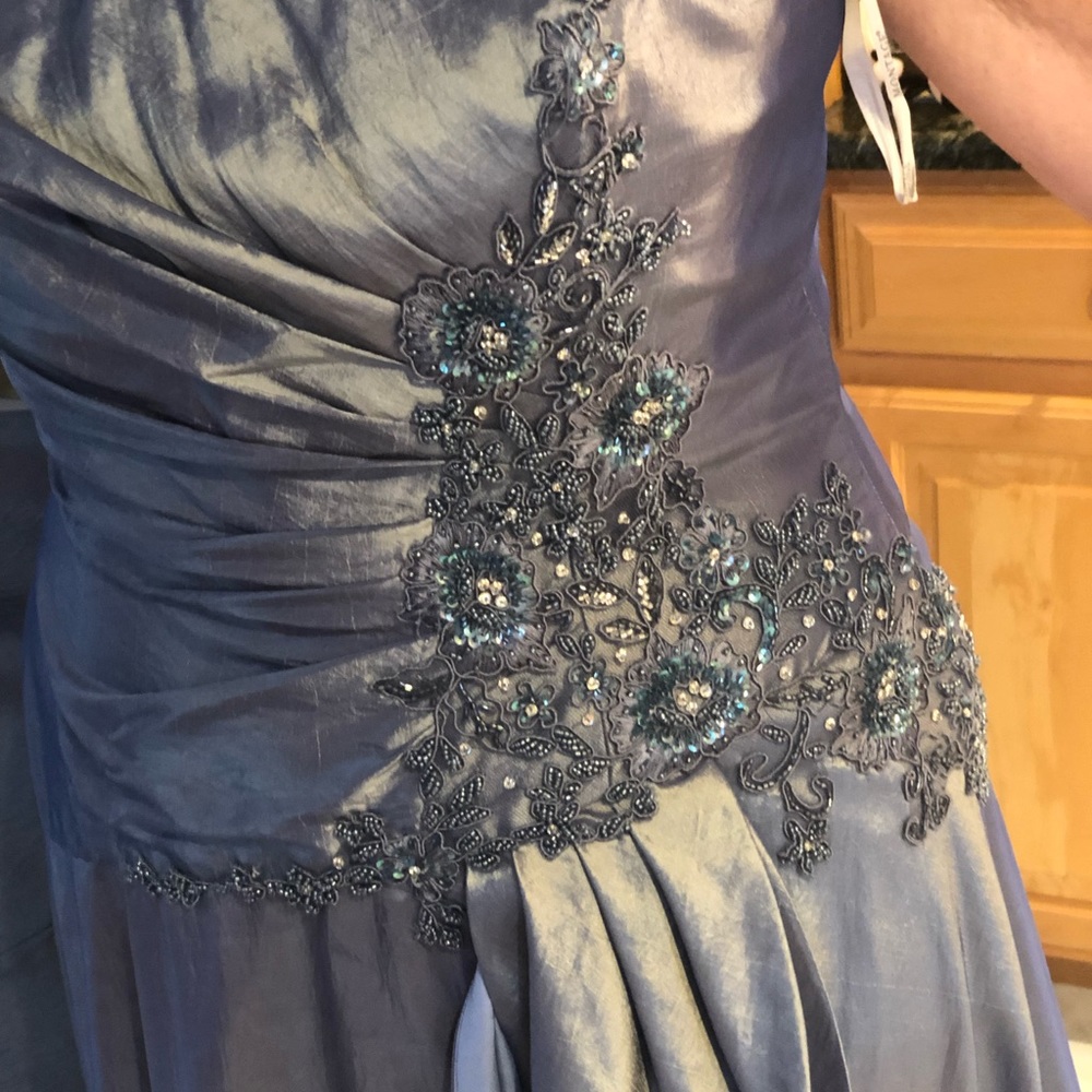 Montage Beautiful Mother of the Bride Dress - Picture 5 of 8